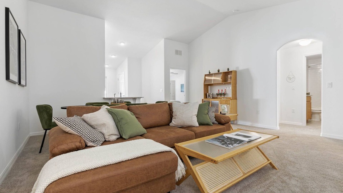 Indian Trails House | Charming 3-bedroom house - Stylish & Health-Conscious