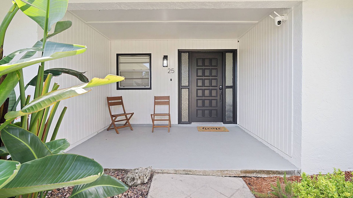Palm Coast House | Charming 3-bedroom house with pool, pets stay FREE, fitness equip in Palm Coast