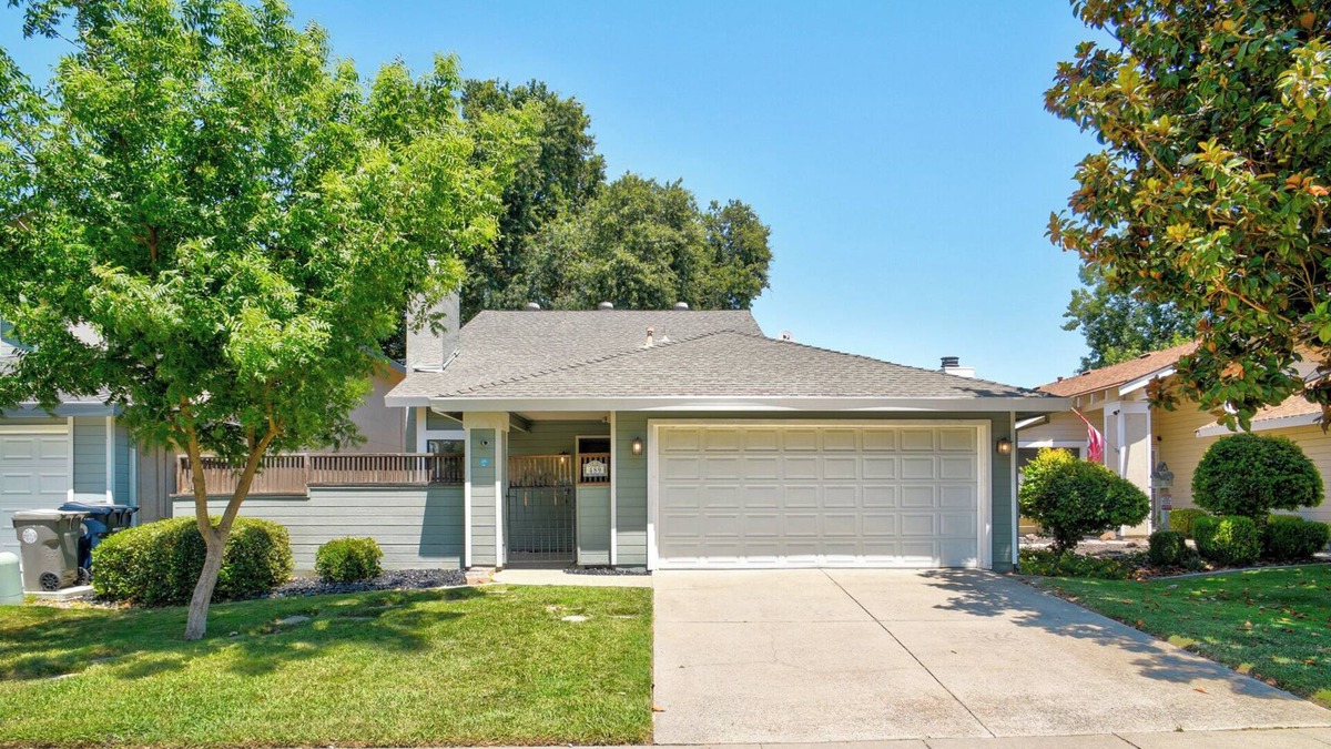 Pocket House | Charming 3-bedroom house in delightful Sacramento with AC, WiFi