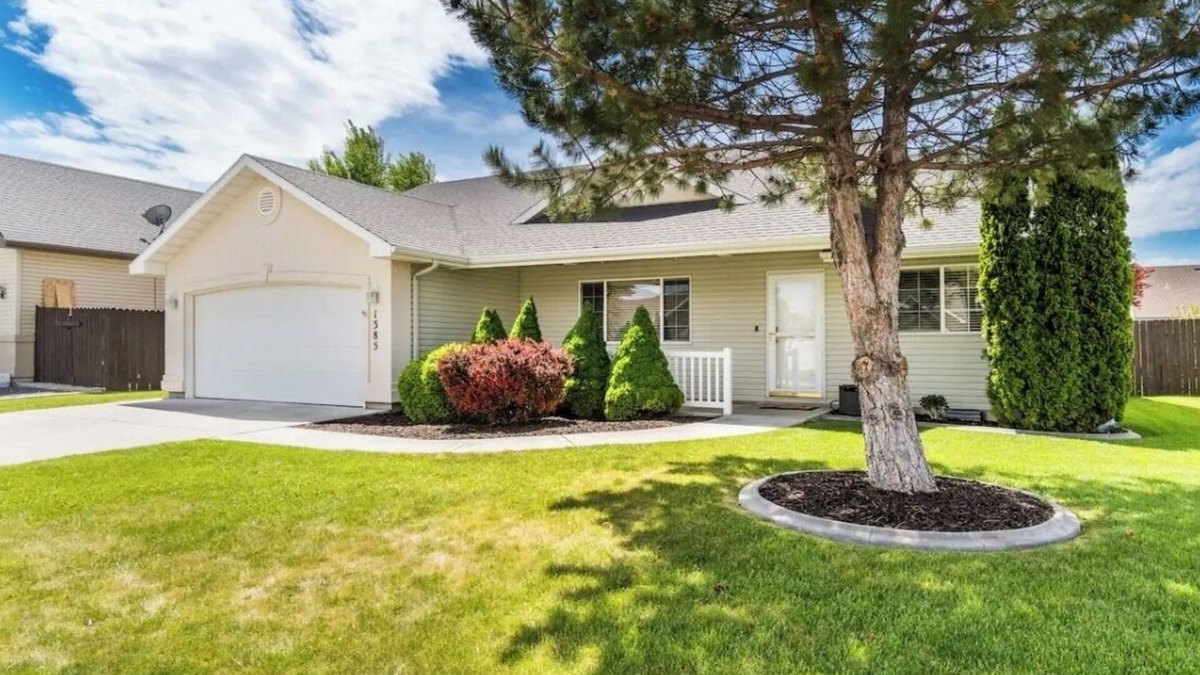 Twin Falls House | Charming 3-bedroom house in Twin Falls with King beds, BBQ grill