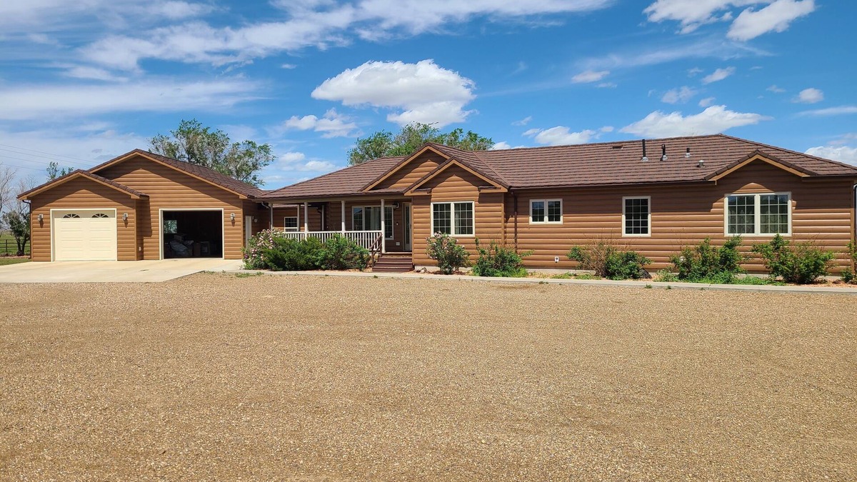 Wolf Point House | Charming 3-bedroom house in marvelous Wolf Point with WiFi, AC