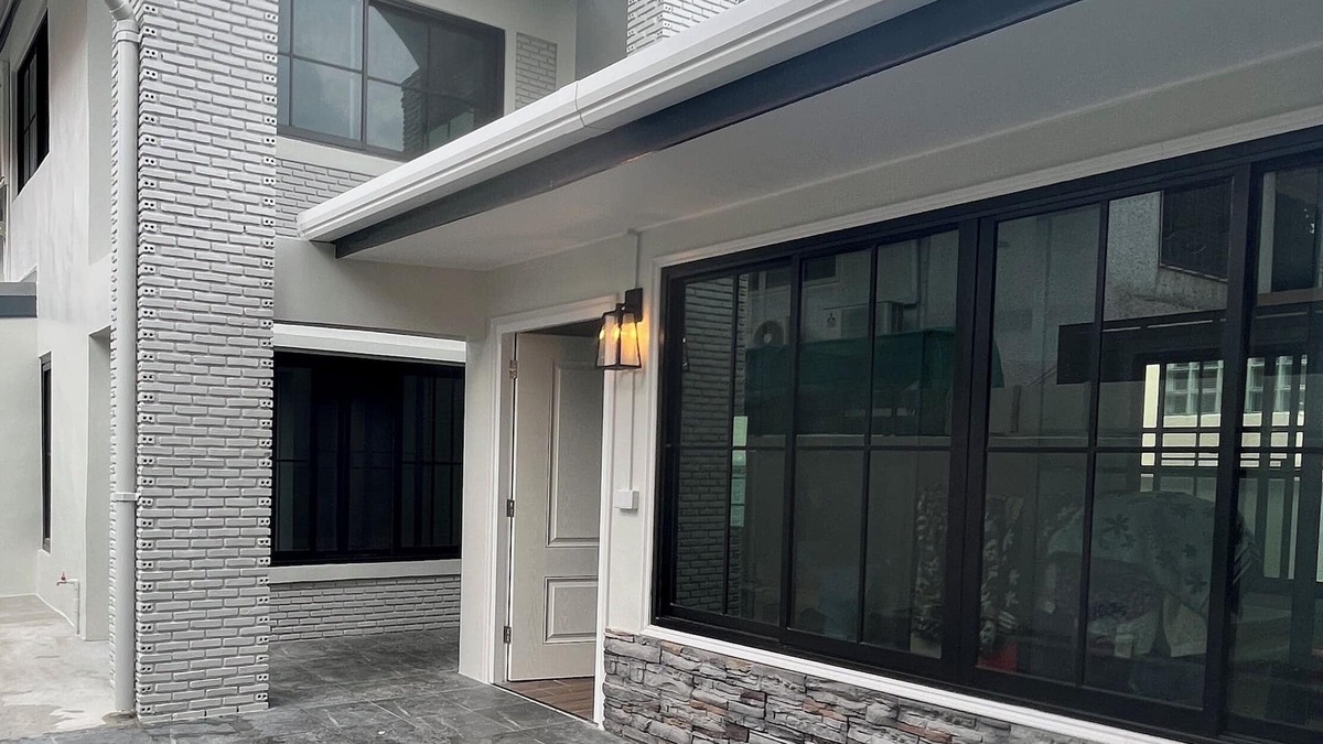 Saphan Sung House | Charming 3-bedroom house in wonderful ฺBangkok with WiFi, AC