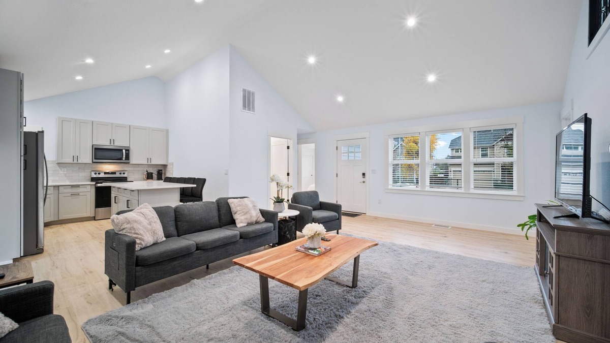 Clackamas House | Charming 3-bedroom house in nice Clackamas with WiFi, AC