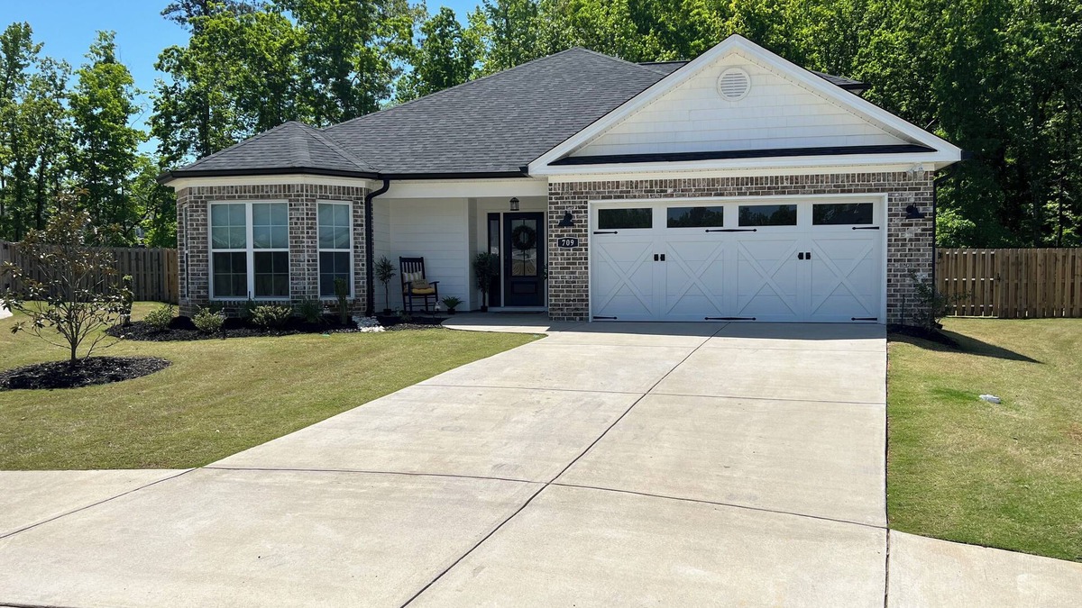 Grovetown House | Charming 3-bedroom house available during Masters in Grovetown with AC and WiFi.