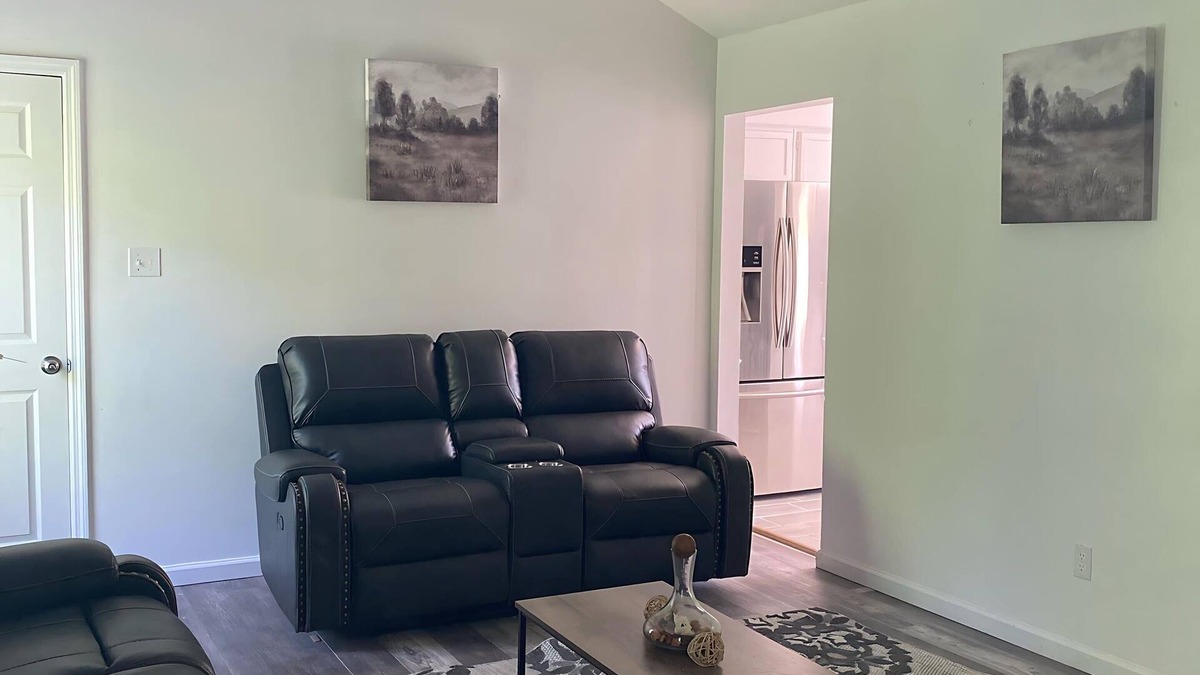 Peach Orchard House | Charming 3-bedroom house in enchanting Hephzibah with WiFi, AC