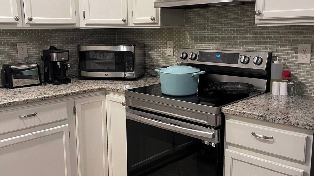 Keene House | Charming 3-bedroom house with WiFi and AC in lovely Lexington.