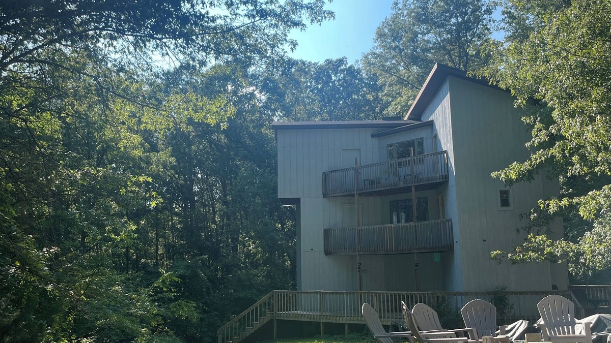Cortland House | Charming 3-Bedroom Home on 13 Wooded Acres in Brown Country IN, Pet Friendly!