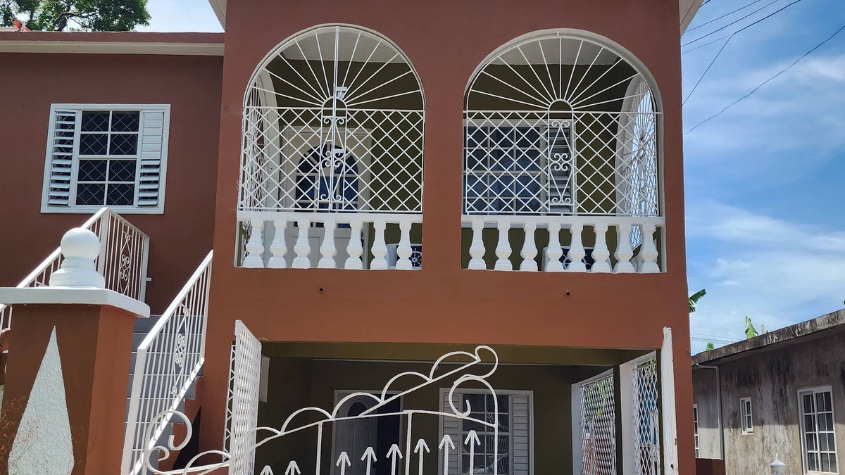 Salt Gut House | Charming 3-bedroom house in Boscobel , with WiFi access. 15 minutes fr Ocho Rios