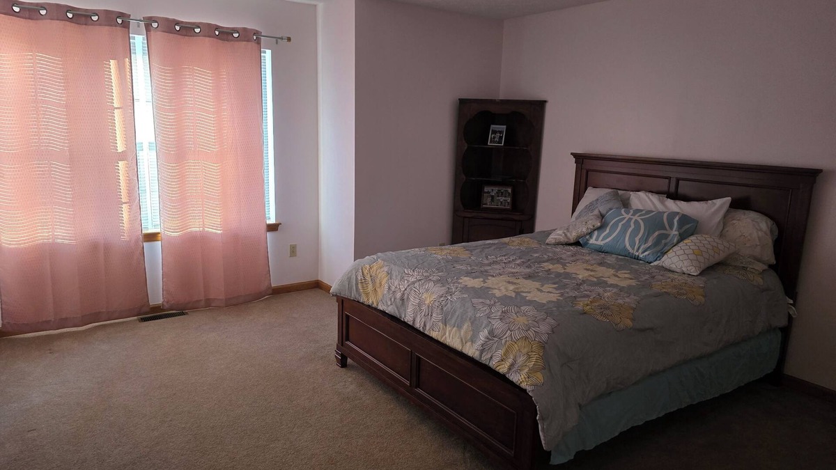 Sybertsville House | Charming 3-bedroom house MUST BE A LAND OWNER IN EAGLE ROCK RESORT