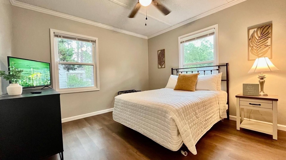 Waycross House | Charming 3-bedroom house well centralized in Waycross.