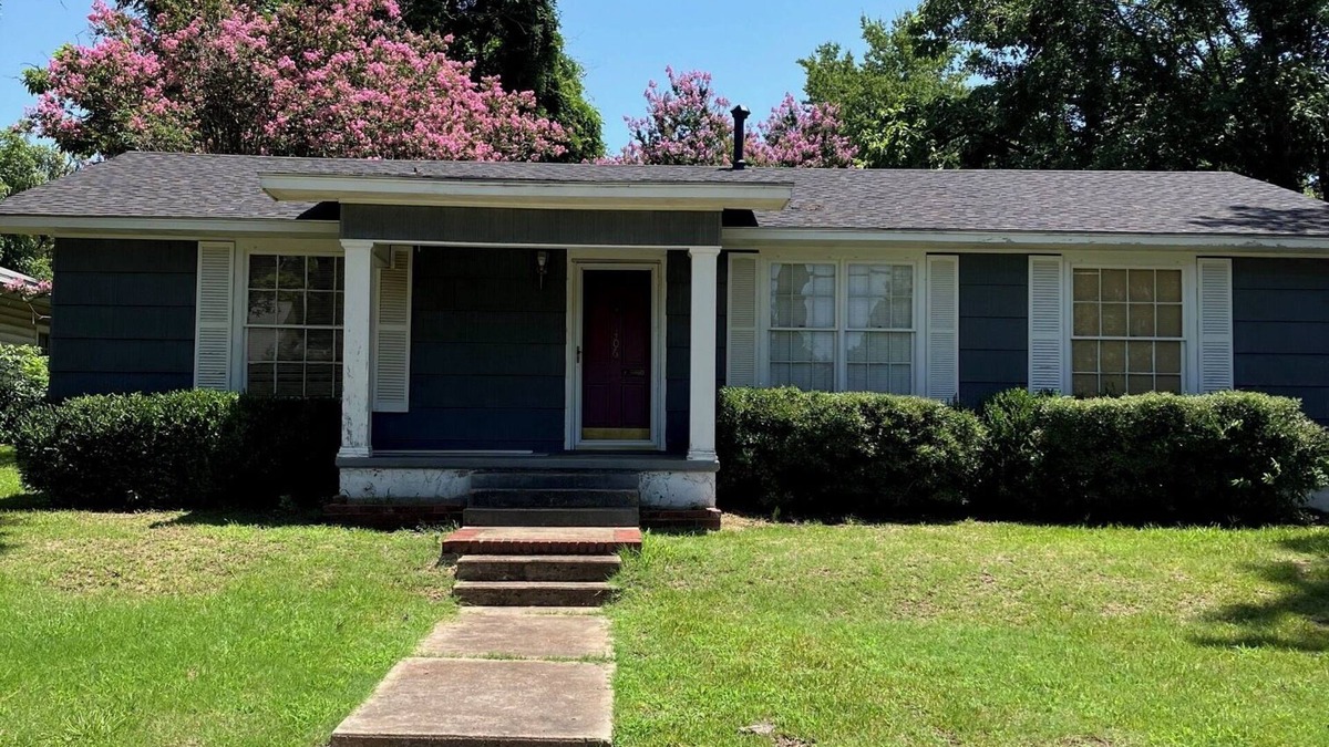 Antlers House | Charming 3-bedroom house in Antlers,Ok ,the deer capital of the world.
