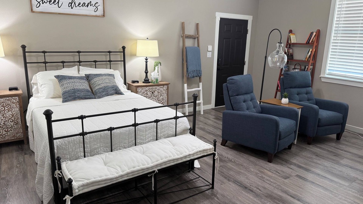 Bandera House | Charming 3-bedroom house with fitness room and AC in Bandera