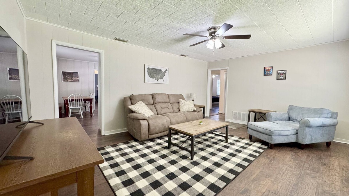 Kilgore House | Charming 3-bedroom house on quiet street in delightful Kilgore