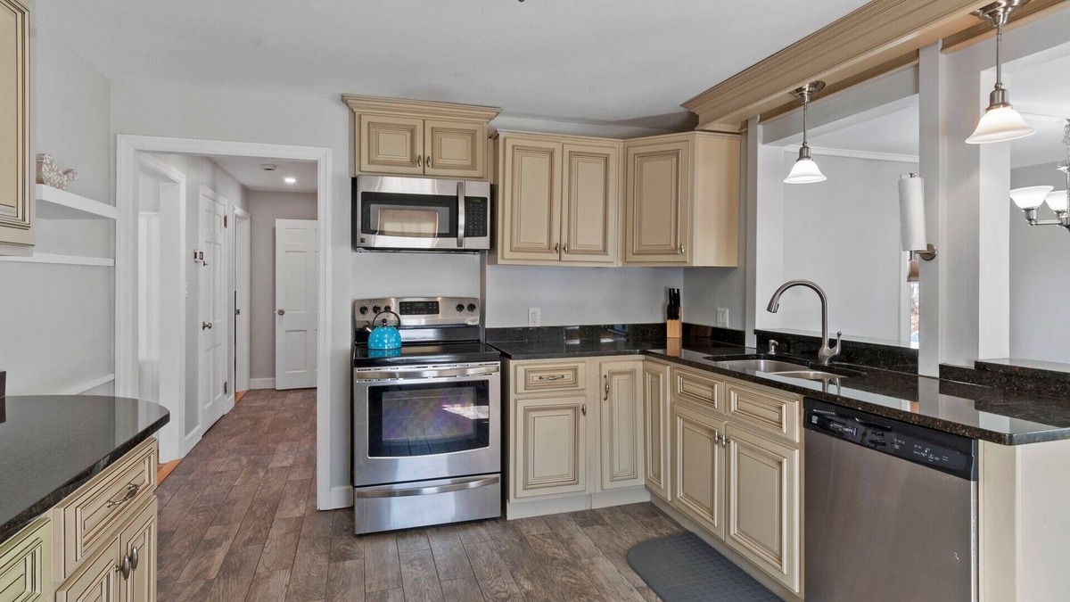 Methuen House | Charming 3-bedroom house in Methuen; minutes to Boston & NH region