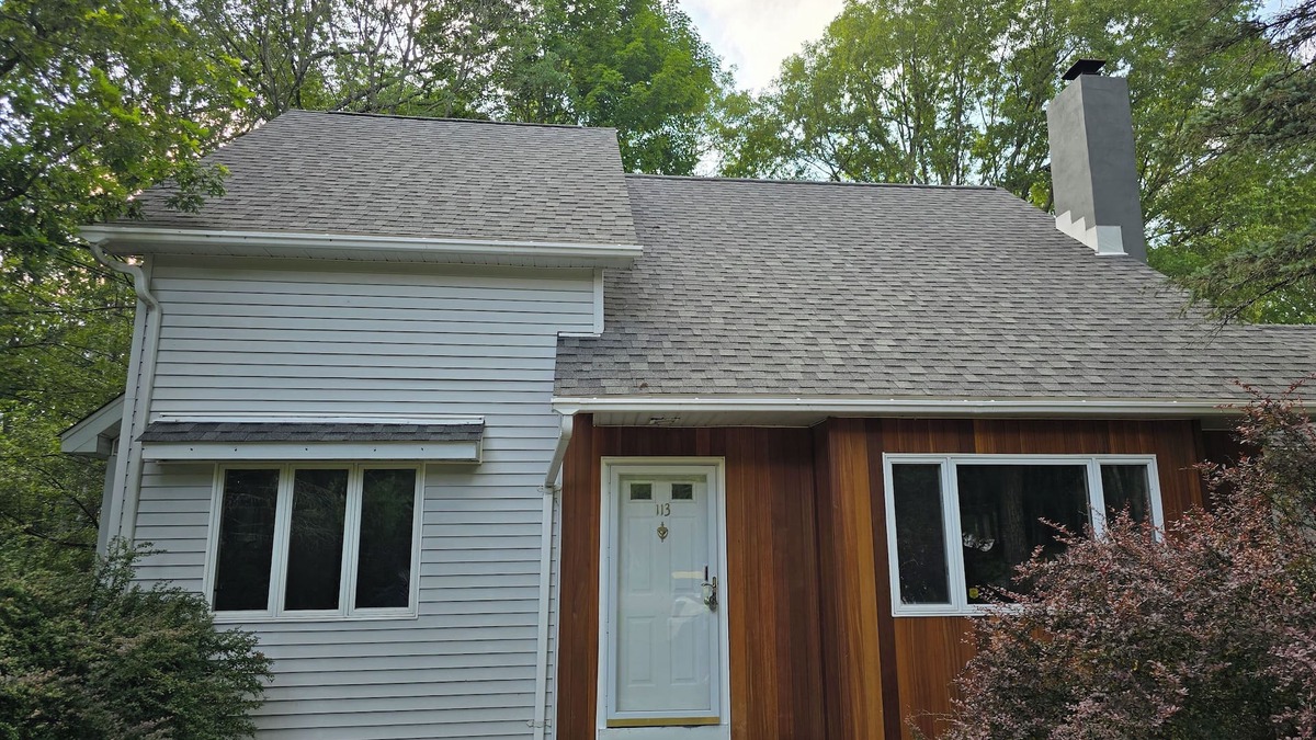 Milford House | Charming 3-bedroom house in peaceful Milford near lake beach