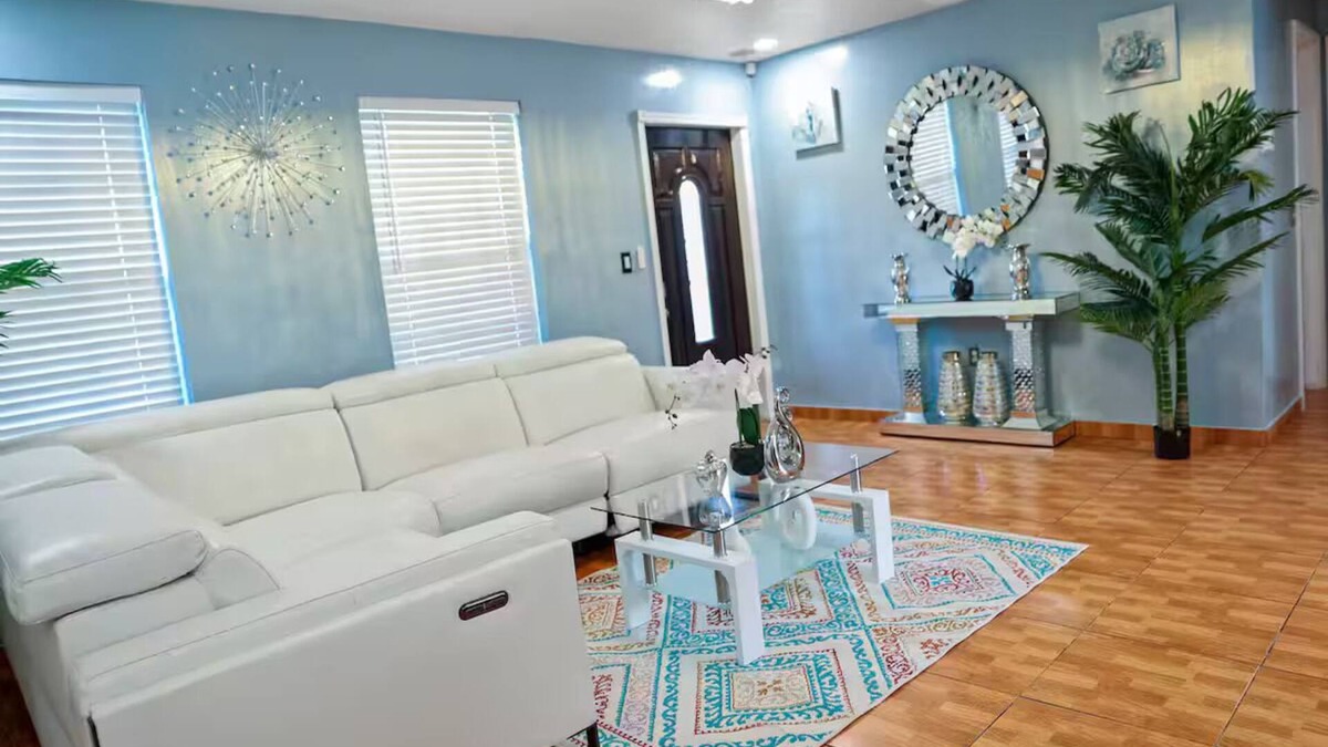 Miramar House | Charming 3-bedroom house in lovely Miramar with AC