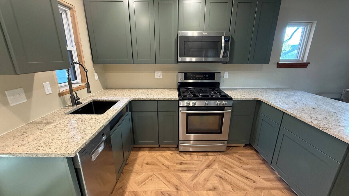 Oakmont House | Charming 3-bedroom house in Oakmont with AC, WiFi