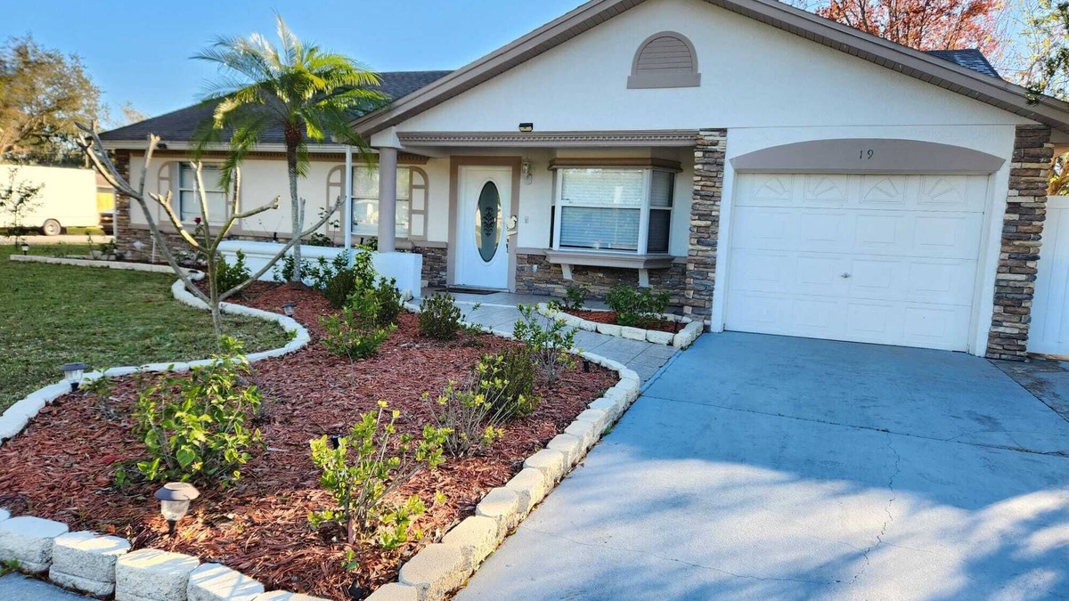 Azalea Park House | Charming 3-bedroom house with a Pool, AC, WiFi in awesome Orlando