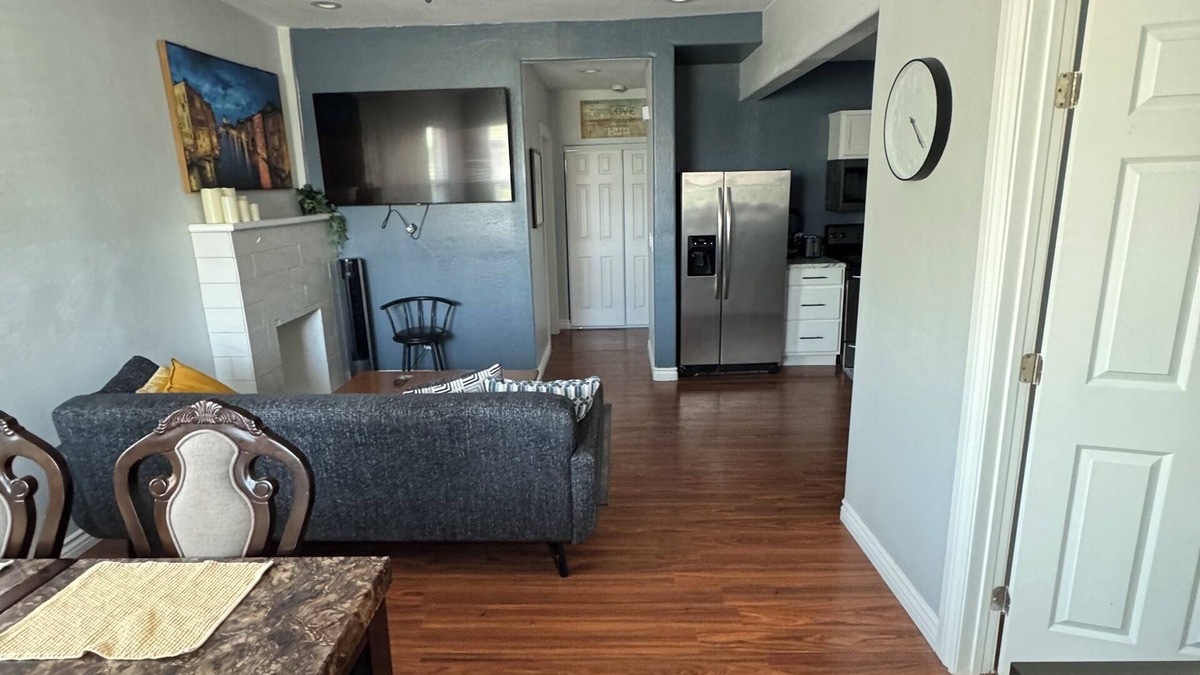 Governmental Mall House | Charming 3-bedroom house in pleasant Phoenix with AC, WiFi