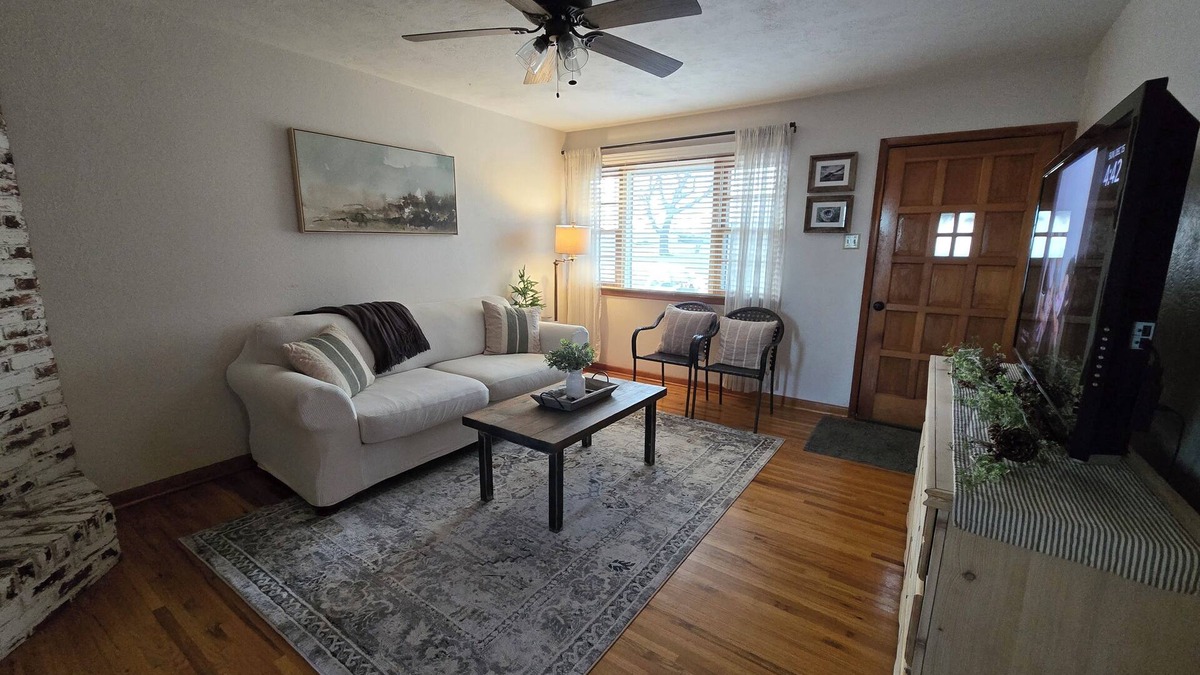 Ulysses House | Charming 3-bedroom house with sunset views in Ulysses