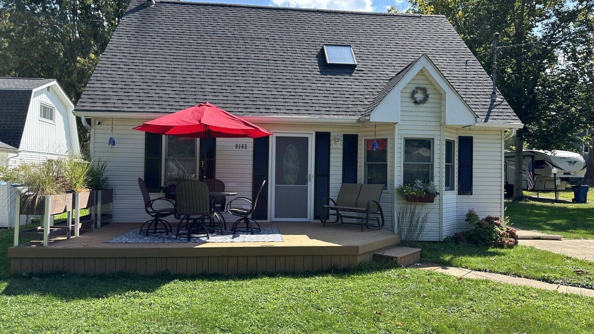 Lake Erie Beach House | Charming 3-bedroom house with WiFi, A/C on Lakeside Rd in Angola, NY