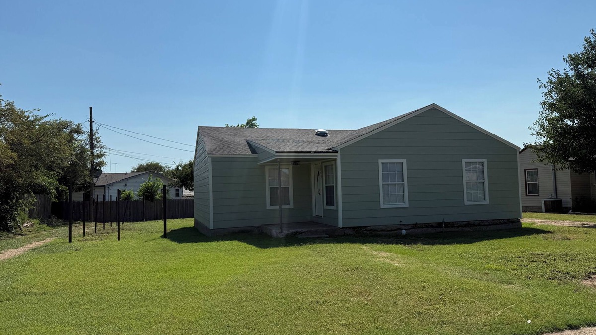 Borger House | Charming 3-bedroom house with AC in Borger. Completely remodeled and updated