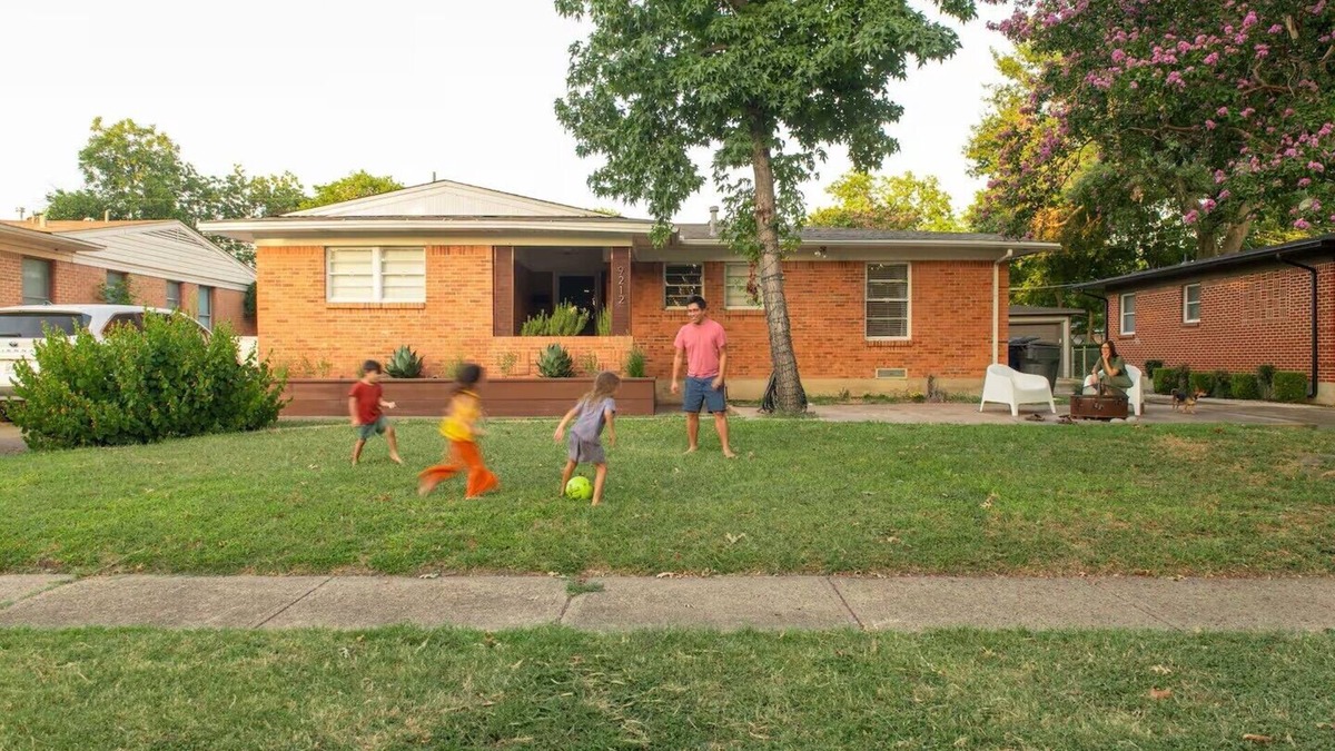 Dallas House | Charming 3-bedroom house in lovely East Dallas with AC and Plenty of Space