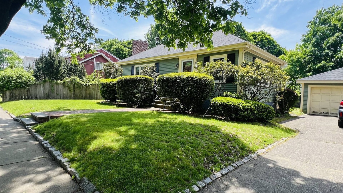 Newton House | Charming 3-bedroom house with AC and WiFi in Newton