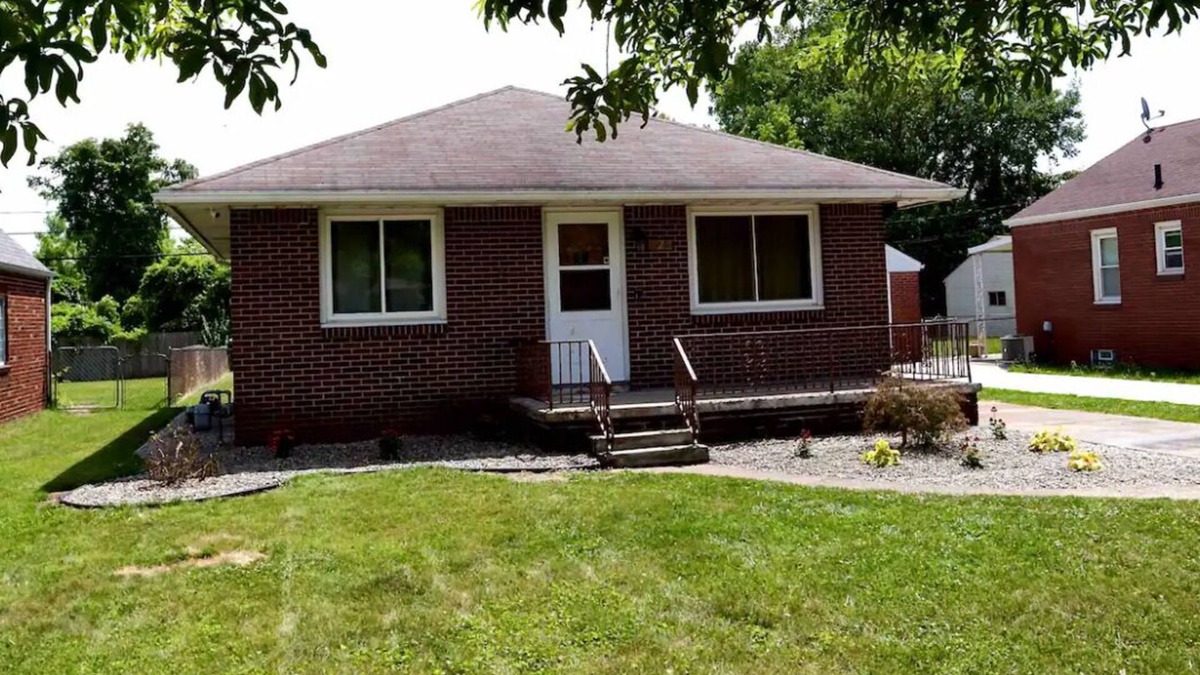 Toledo House | Charming 3 bedroom house in Toledo close to downtown and highway