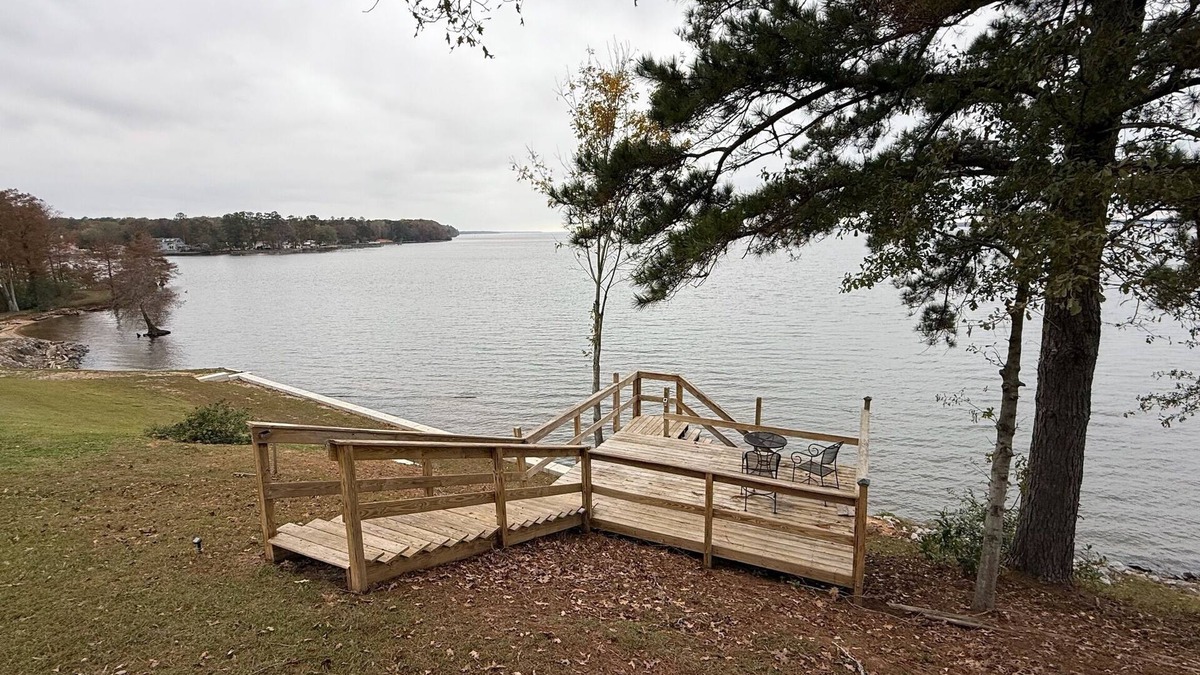 Eutawville House | Charming 3-bedroom house in Vance with WiFi and beautiful lake view