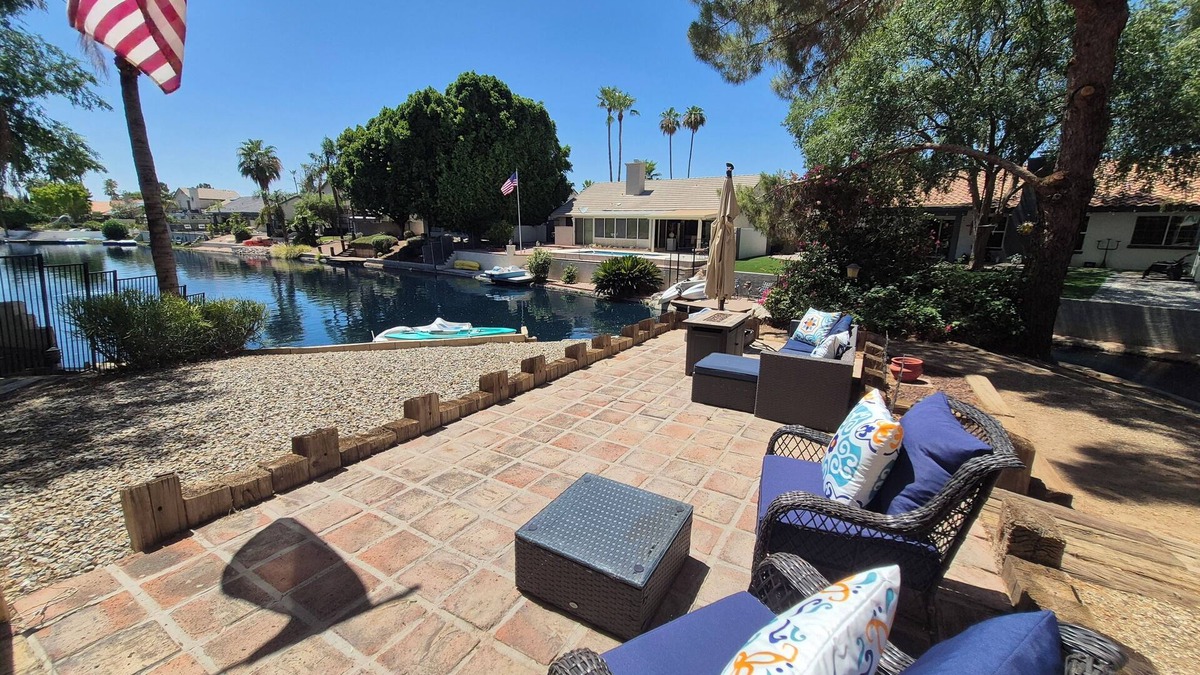 Chandler House | Charming 3-bedroom lakeside getaway in beautiful Chandler, Arizona