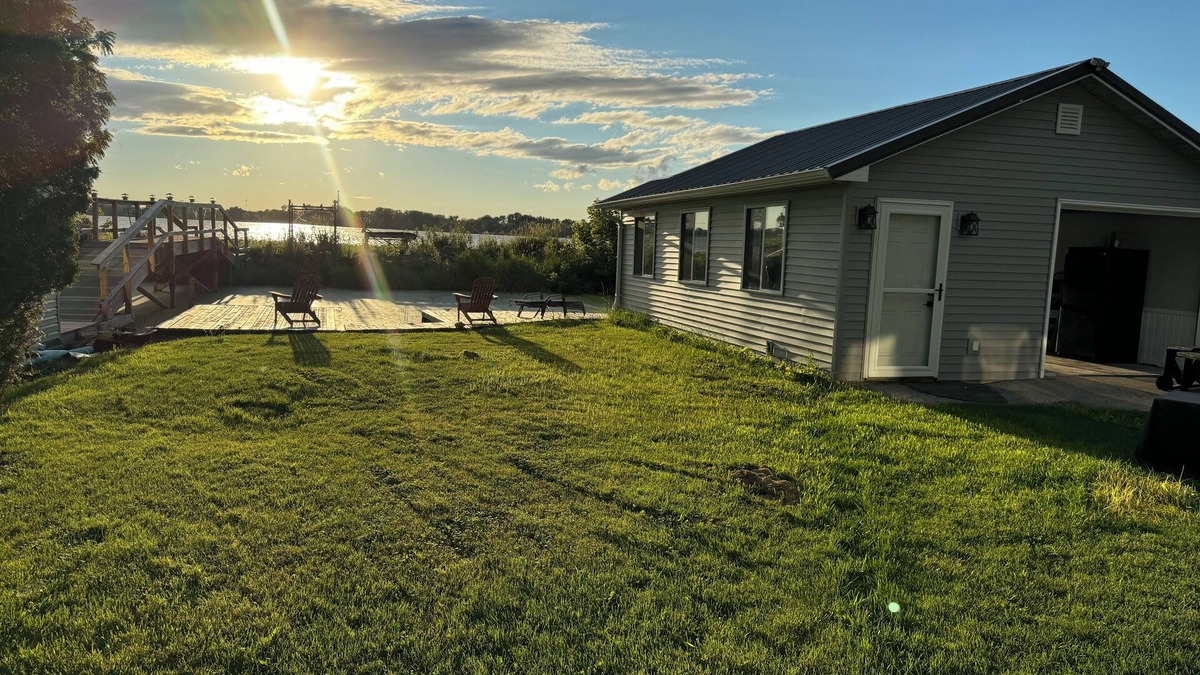 Butte Des Morts House | Charming 3-bedroom lake house between Oshkosh and Omro