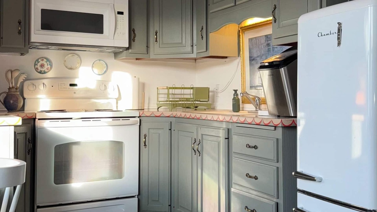 Suncrest House | Charming 3-bedroom mid-century home in Orem