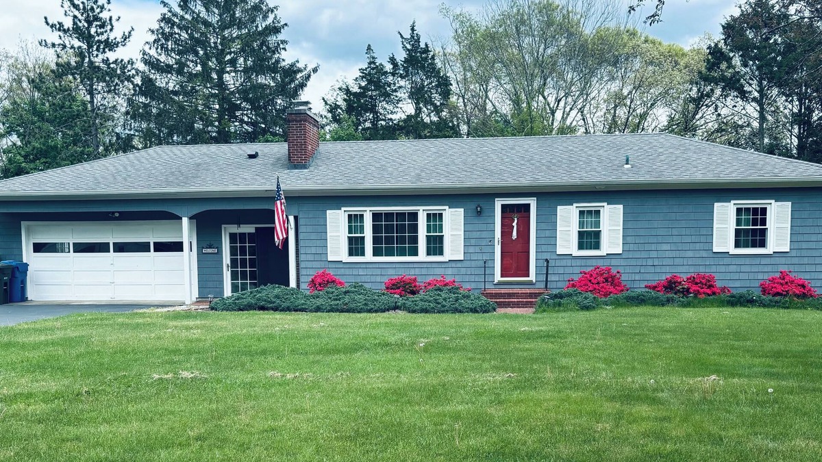 Montville House | Charming 3-bedroom ranch 1 minute from Mohegan Sun.