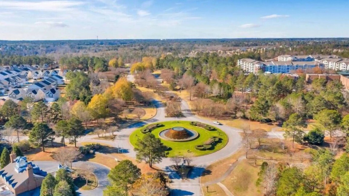 Lake Carolina House | Charming 3-bedroom townhome @ Lake Carolina