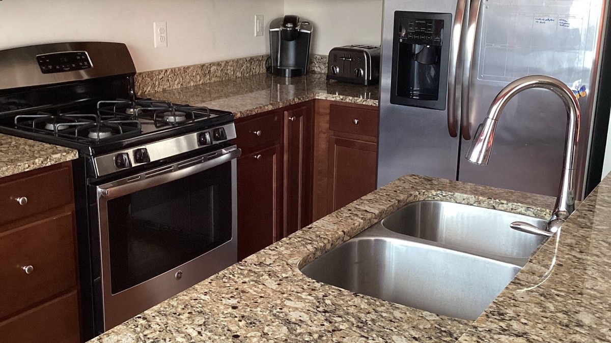 Laurel House | Charming 3-bedroom townhome with WiFi, AC, & Community pool in serene Laurel, Md