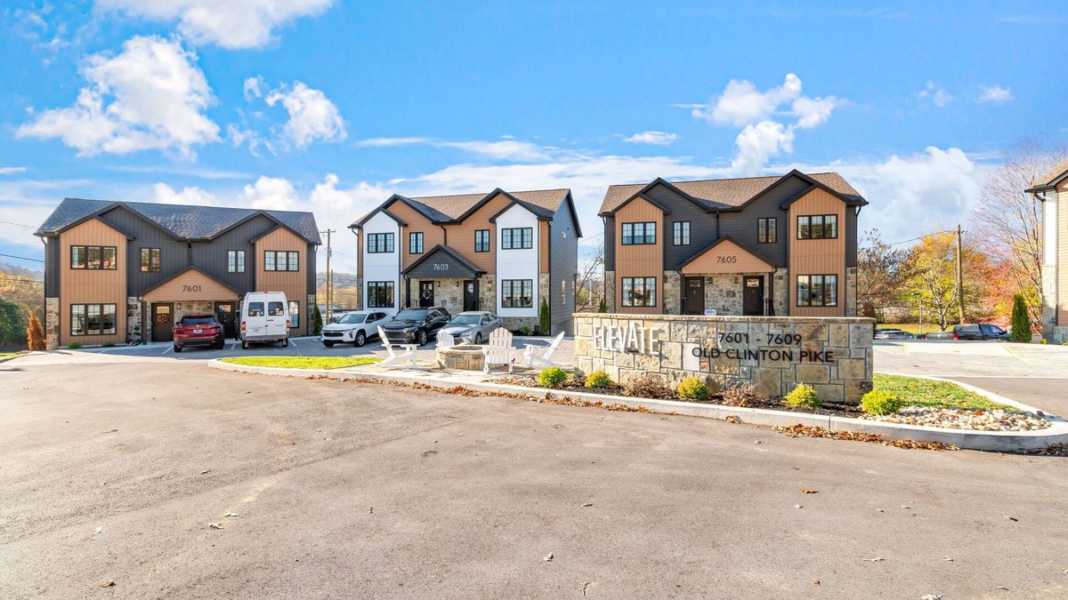 Powell House | Charming 3-bedroom townhome in Powell with a fresh coastal vibe!