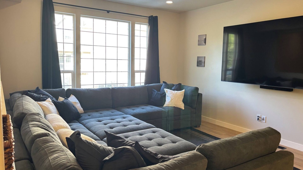 Foot Hills House | Charming 3-bedroom townhome in Provo new remodel