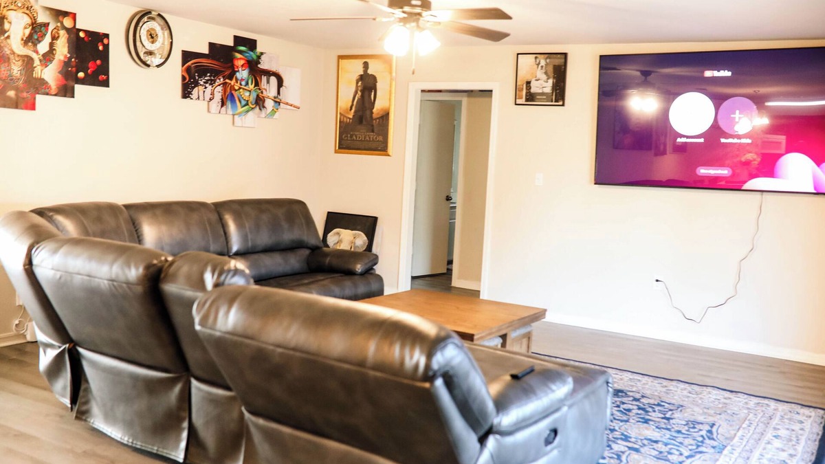Burkburnett House | Charming 3-bedroom house with WiFi and AC in Burkburnett