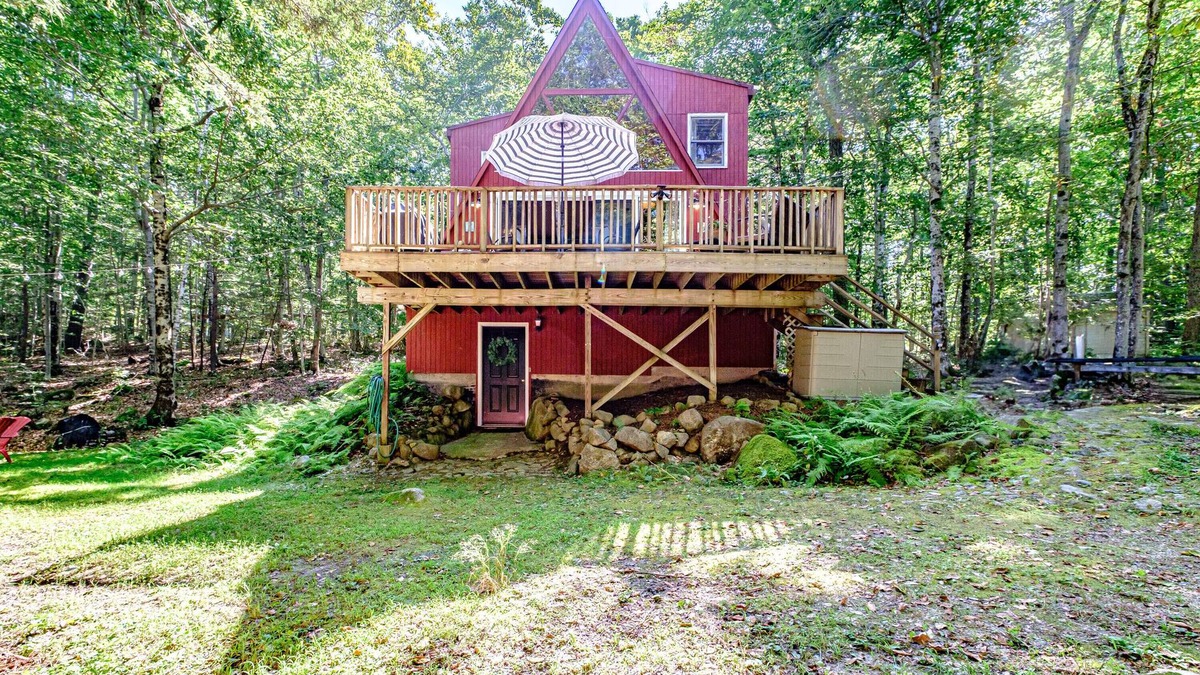 Standish Cottage | Charming 3-bedroom cottage located on Frye Island on Sebago Lake Maine