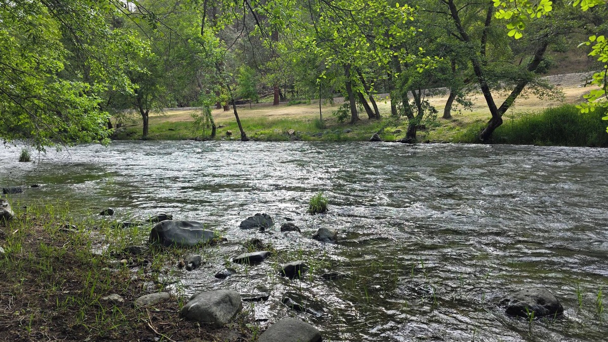 Jacksonville House | Charming 3-bedroom house in Applegate Valley. Private river access, WiFi and AC