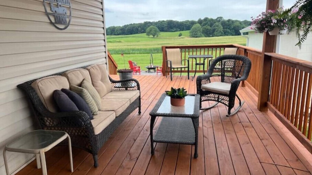 Manitou House | Charming 3-bedroom house 2 minutes from the Marh Park Arboretum in Madisonville