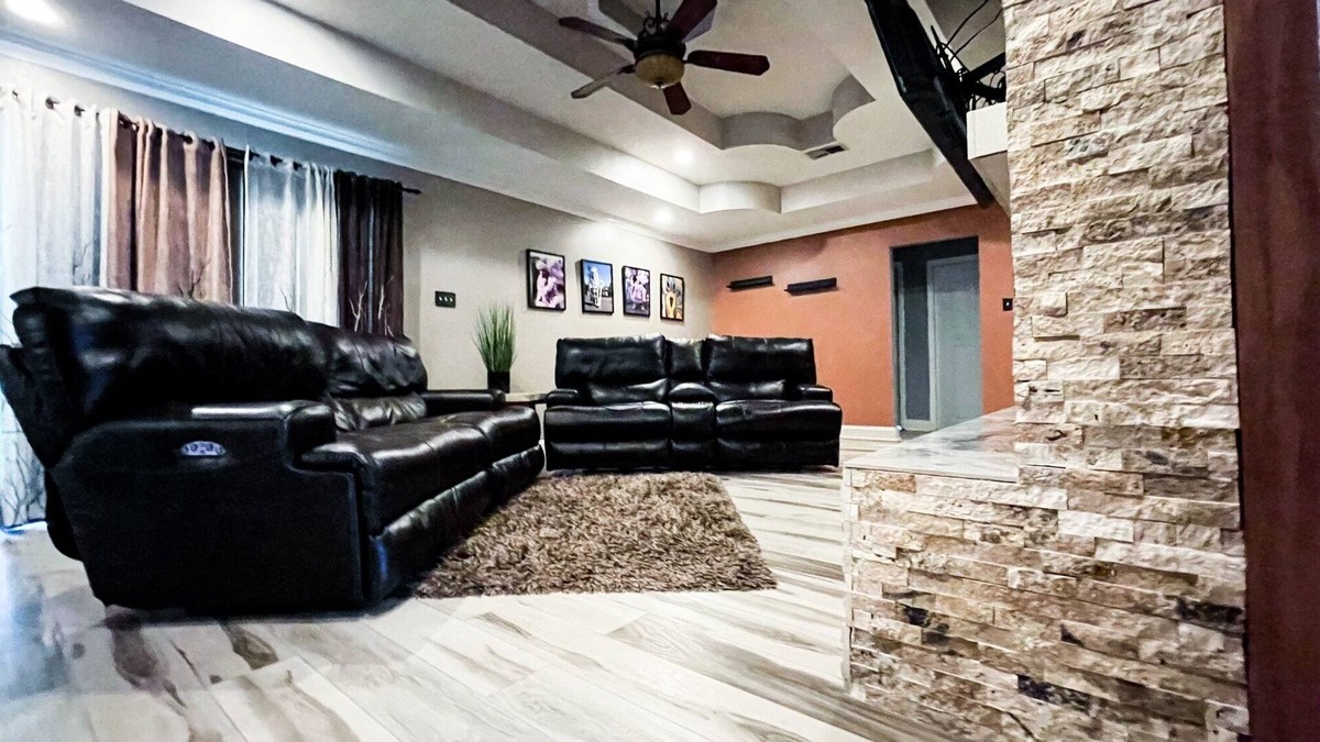 Seabrook House | Charming 3 bedroom home