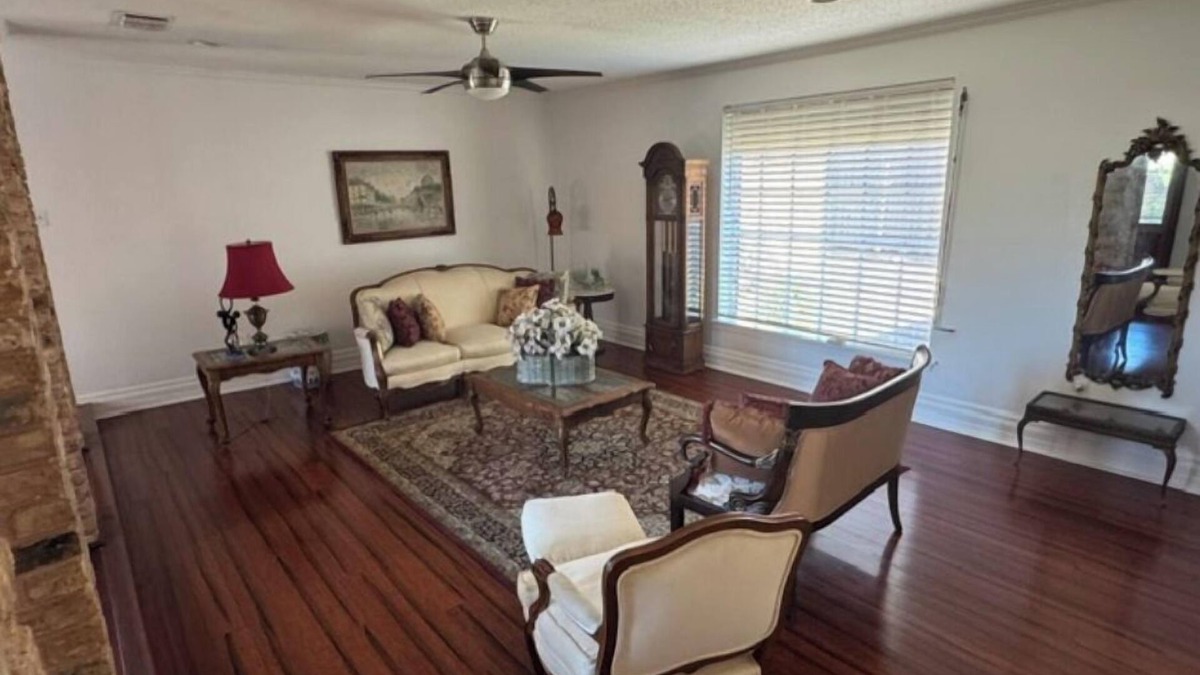 Old Aurora House | Charming 3-bedroom house in fabulous New Orleans with WiFi and AC