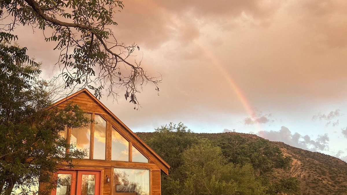 Nambe Pueblo Cabin | Charming 3-bedroom cabin with WiFi, AC in peaceful Ojo Caliente