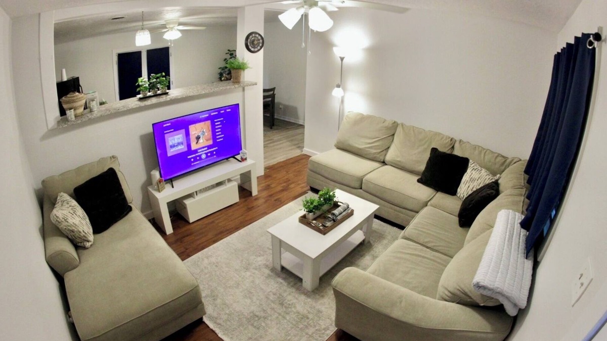 Port Neches House | Charming 3-bedroom house with WiFi, AC & Privacy fence in Port Neches