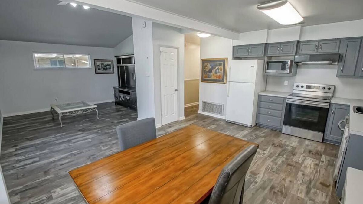 Kenner - Louis Armstrong International Airport House | Charming 3-bedroom house in lovely River Ridge near MSY airport