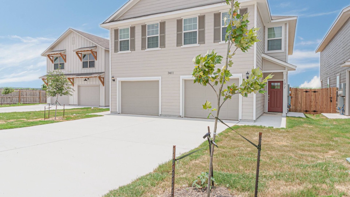 San Antonio House | Charming 3-bedroom townhome in San Antonio with WiFi and AC