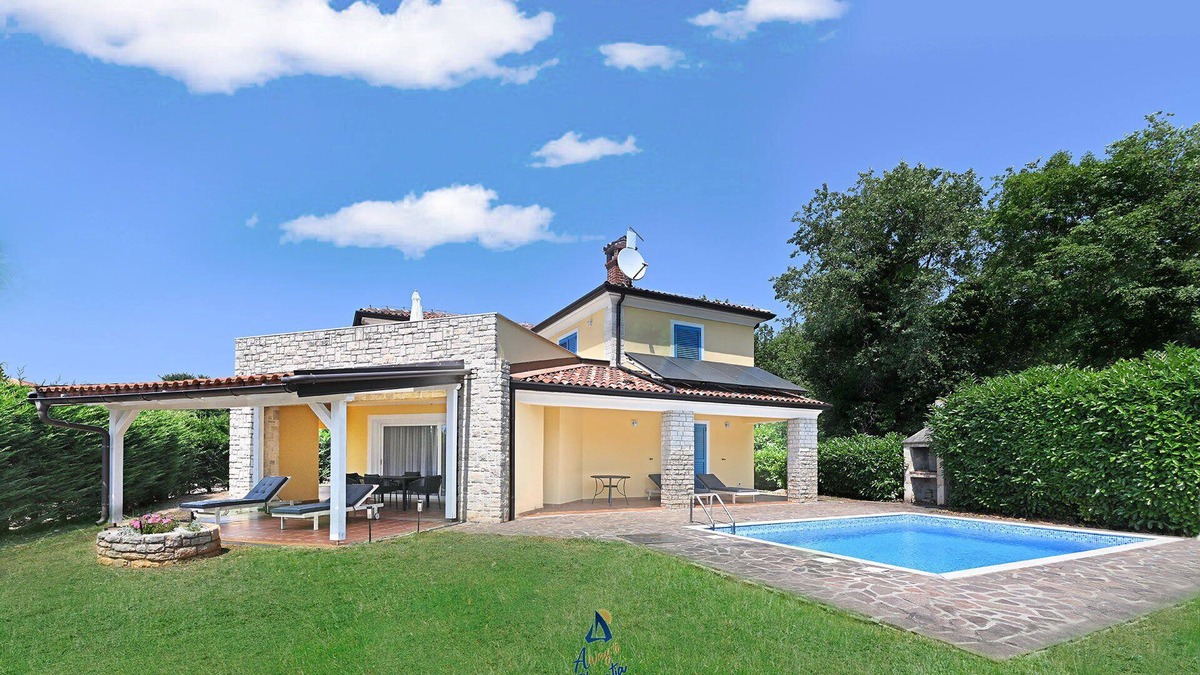 Vilanija Villa | Charming 3-Bedroom Villa Oasis for 6 with Pool, Close to Beaches