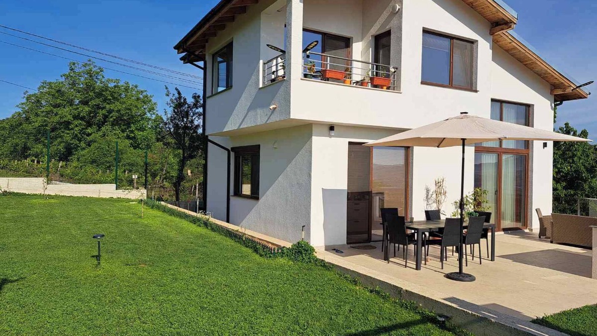 Dalgopo Villa | Charming 3-bedroom villa with large veranda stunning Kardzhali city view